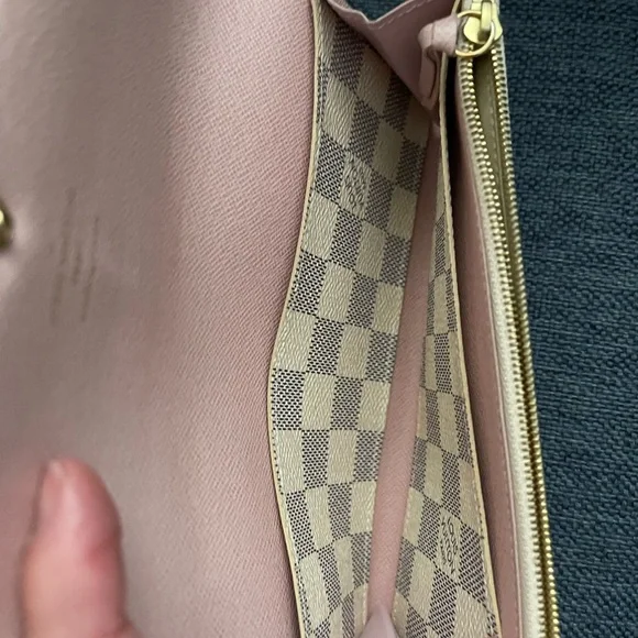Louis Vuitton | Damier Azur Rose Pink Wallet - Picture 10 of 14
